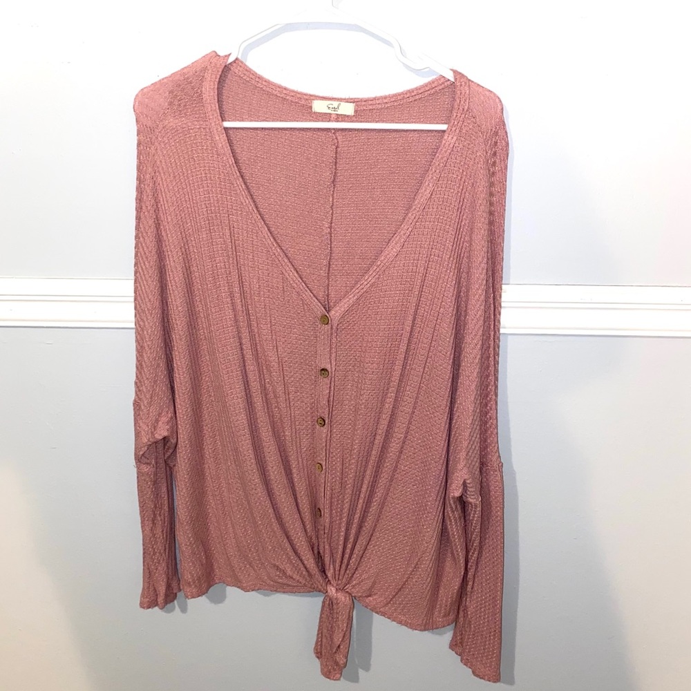 Easel boutique top